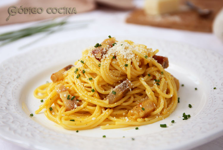 Pasta a la carbonara, auténtica receta italiana - Código Cocina