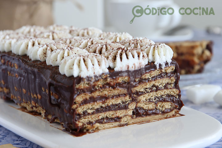 Tarta fácil de chocolate con galletas