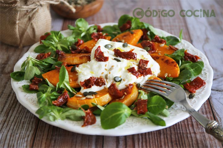 Ensalada de calabaza asada con burrata