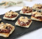 Canapés de foie con cebolla caramelizada