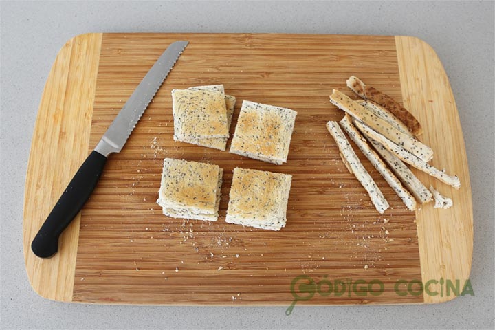 Canapés de pan de molde tostado